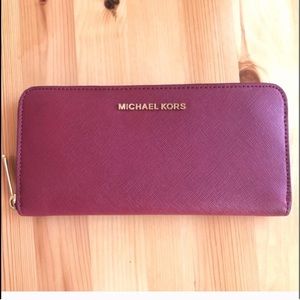 MICHAEL Michael Kors Cherry Jet Set Travel Wallet